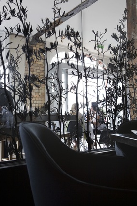 Privacy enhancing screens at Ebisu.